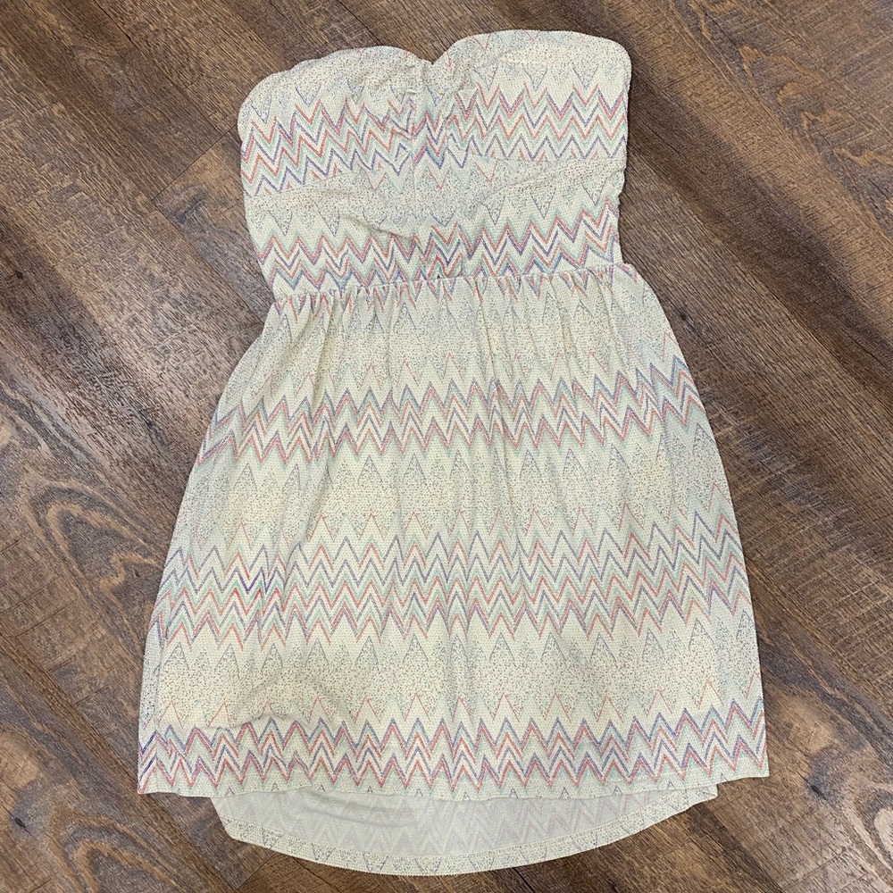 Ina Strapless Dress with Chevron Pattern in Cream and Pink